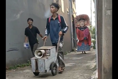 Pramono Anung Bakal Tertibkan Ondel-Ondel Ngamen di Jakarta